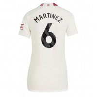 Camisa de Futebol Manchester United Lisandro Martinez #6 Equipamento Alternativo Mulheres 2023-24 Manga Curta